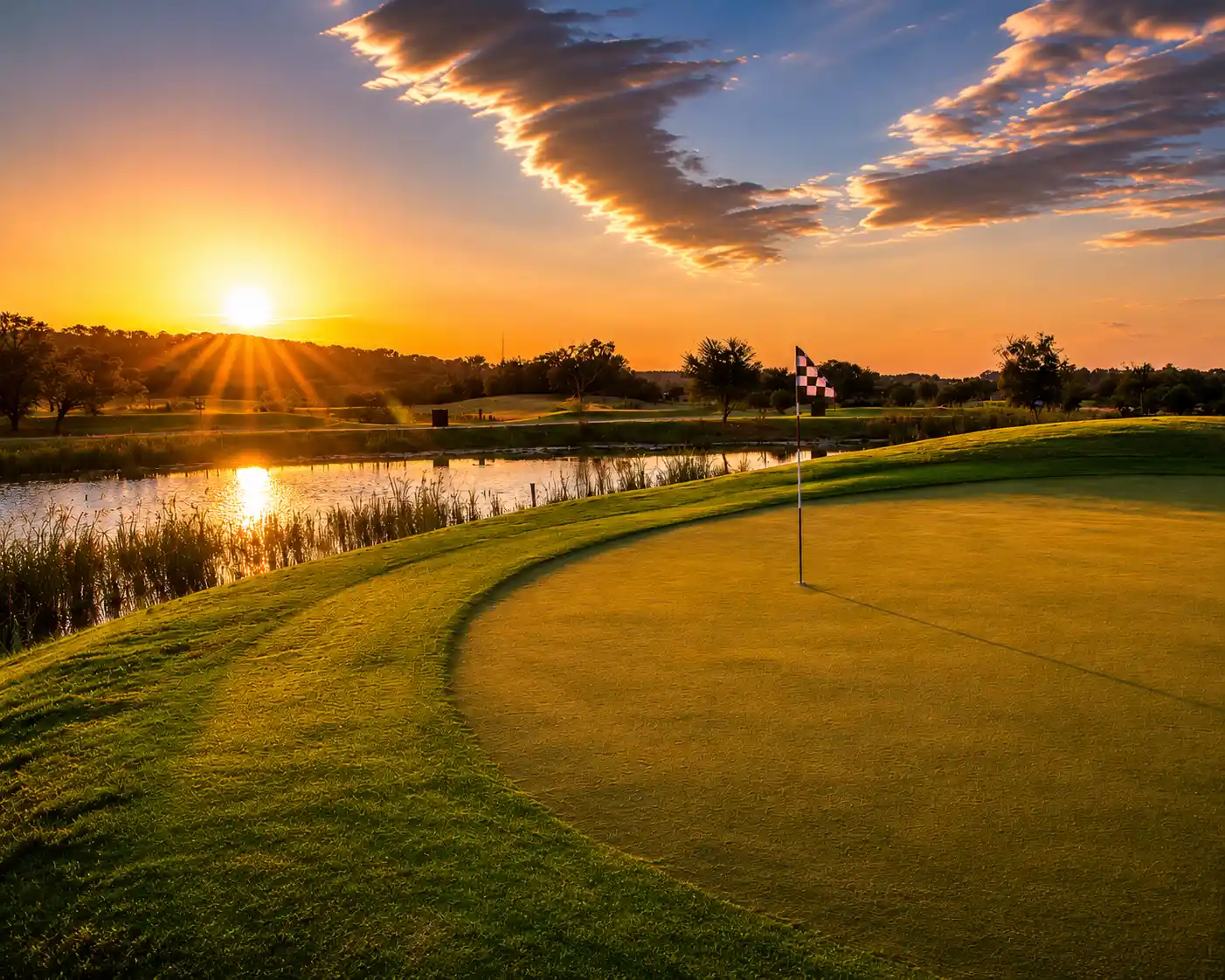 Winter bushveld sunrise at Koro Creek near Bokmakierie Place Modimolle
